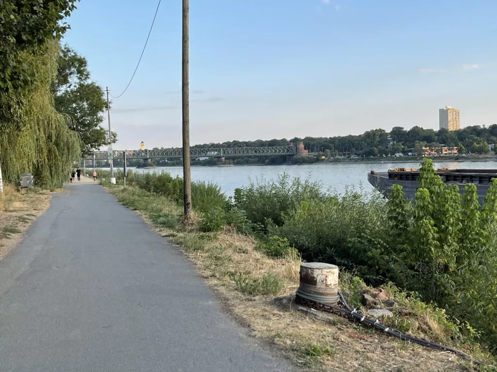 Leinpfad am Rhein