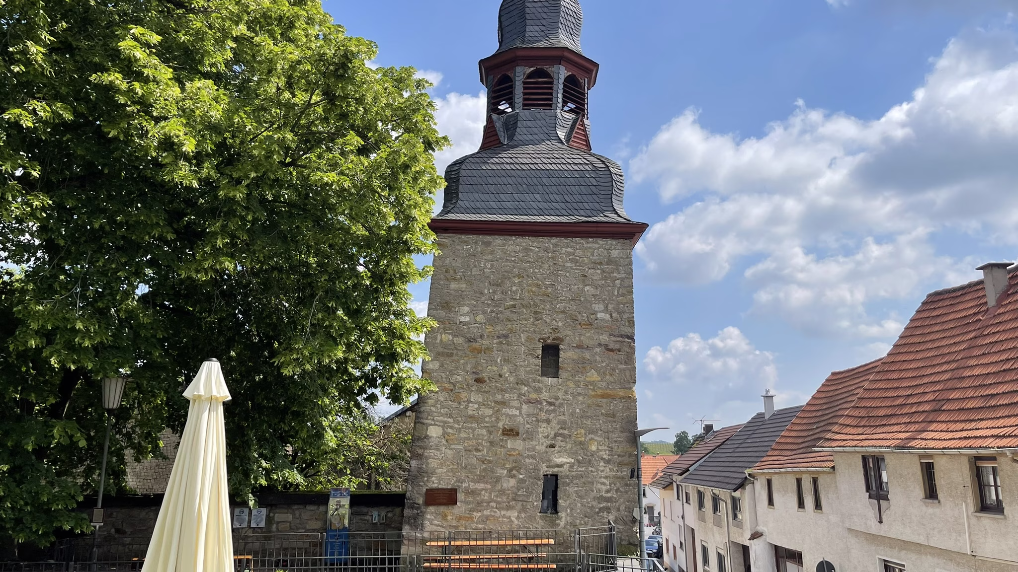 Schiefster Turm in Rheinhessen